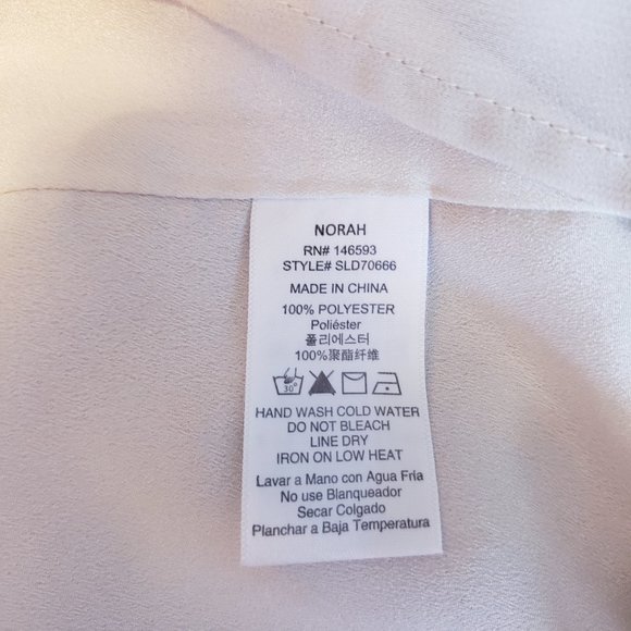 ❤️ 2/$25 … Cream shift dress - Picture 6 of 6